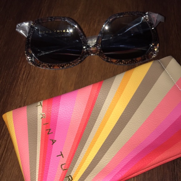 Trina Turk Nevis Sunglasses New w/Case - Picture 5 of 7